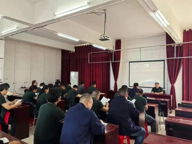 趙李橋茶廠黨委舉辦深入貫徹中央八項規定精神學習教育讀書班